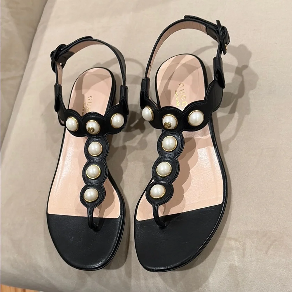 Gucci Black Sandals with Pearl Embellishments - Picture 2 of 14